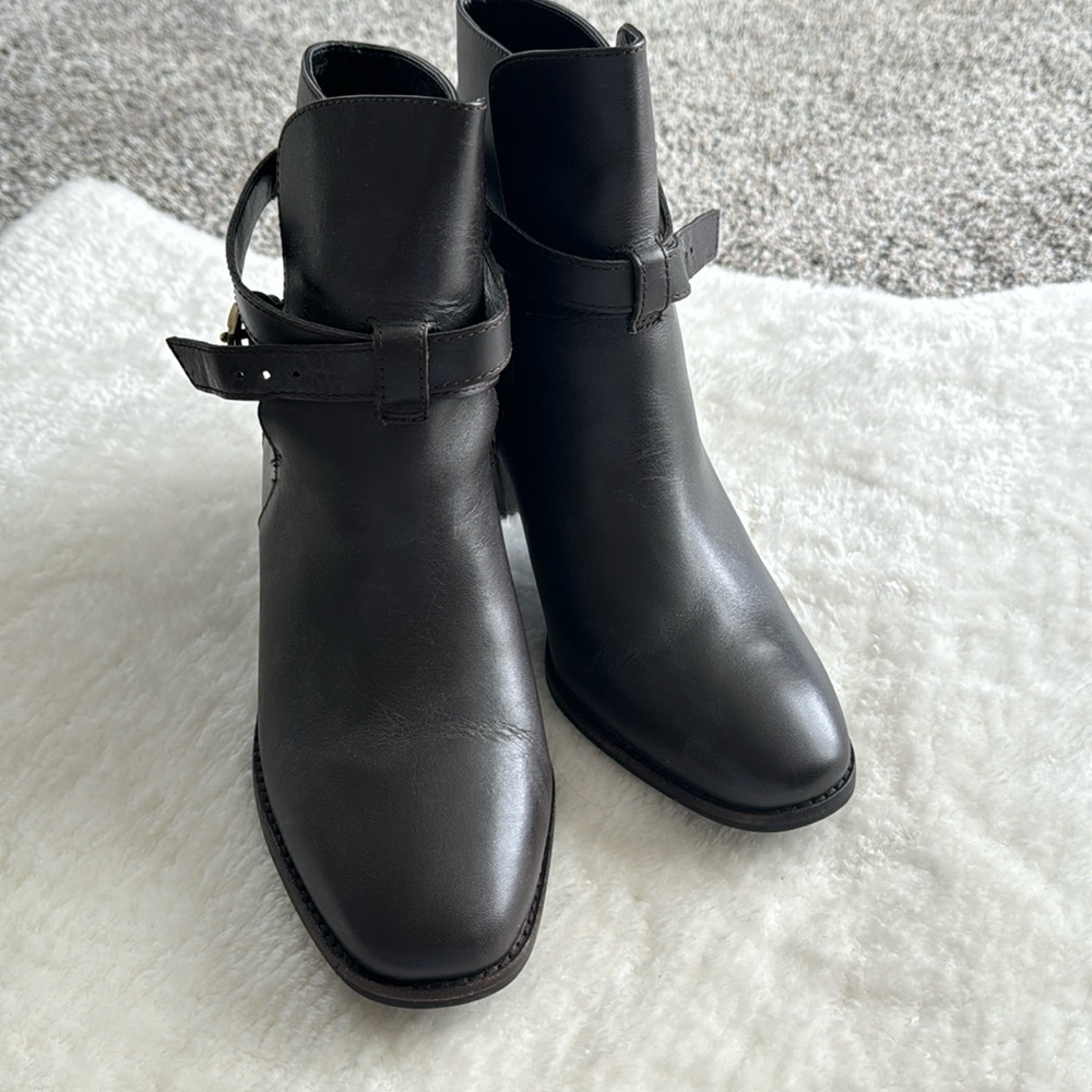 Ann Taylor Block Heel Ankle Booties Size 8 NWT